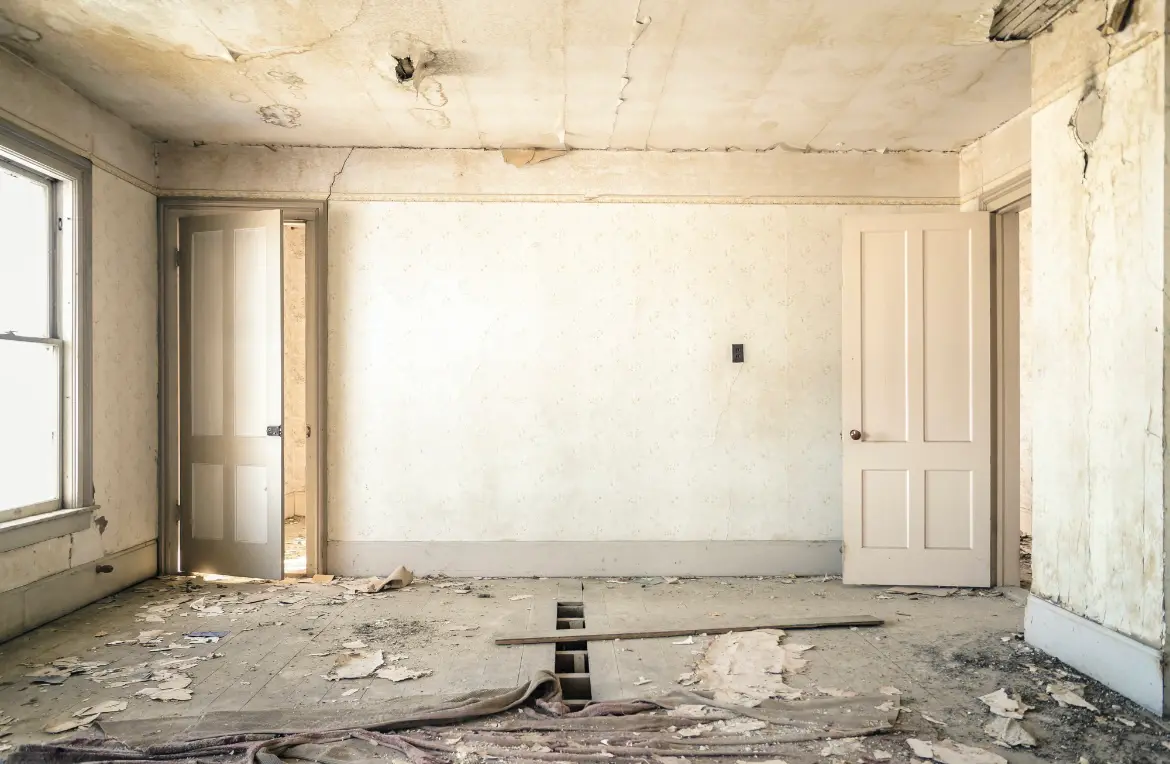 Waste disposal crew managing a cleanout project in Mineral Springs